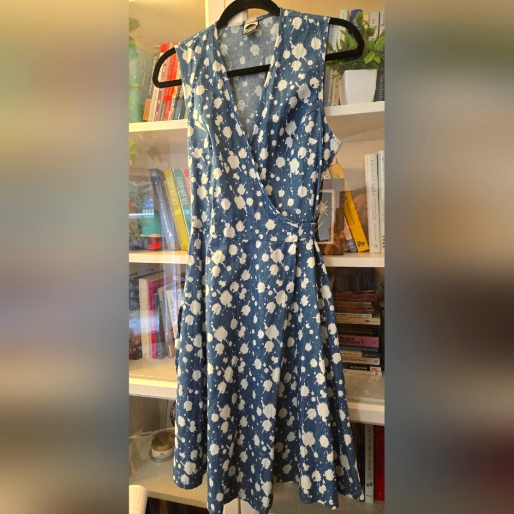 ✨️HOST PICK✨️ 🇨🇦 Made in Toronto NWOT Sleeveless Midi Wrap Dress by FUNKD - Picture 4 of 15